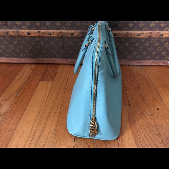 Prada Saffiano Lux handbag - Picture 3 of 8